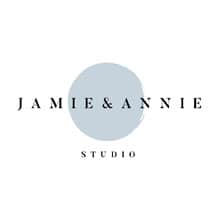 Hochwertiges Logo von Jamie & Annie Studio, kreativ und modernen Designanspruch.